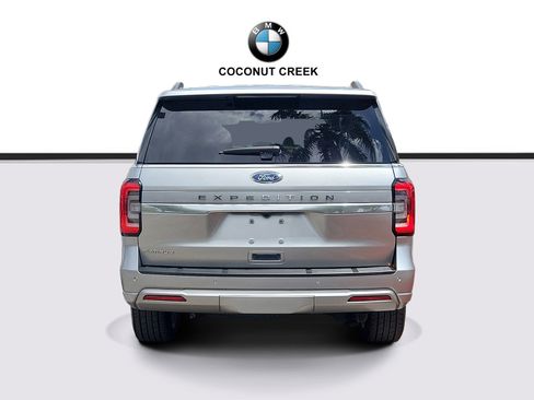 Used 2024 Ford Expedition Platinum AWD/4WD image 4