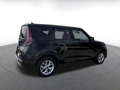 Used 2025 Kia Soul LX w/ LX Technology Package image 14