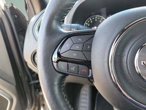 Used 2021 Jeep Renegade Latitude w/ Convenience Group FWD image 24