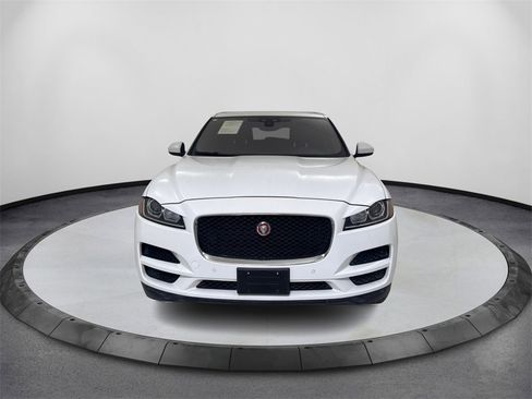 Used 2020 Jaguar F-PACE Premium image 2