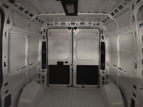 New 2026 RAM ProMaster 1500 w/ Quick Order Package 22G SLT image 5