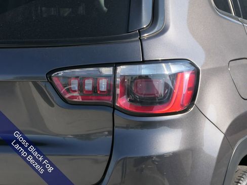 Used 2019 Jeep Compass Latitude FWD image 5