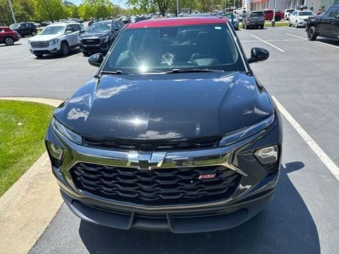 Used 2024 Chevrolet TrailBlazer RS w/ Convenience Package AWD/4WD image 2