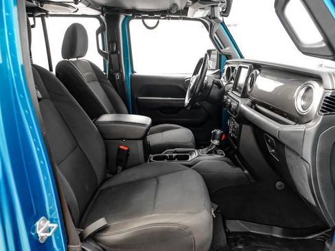 Used 2020 Jeep Wrangler Unlimited Sahara AWD/4WD image 29