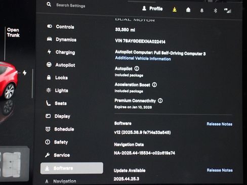 Used 2022 Tesla Model Y Long Range image 23