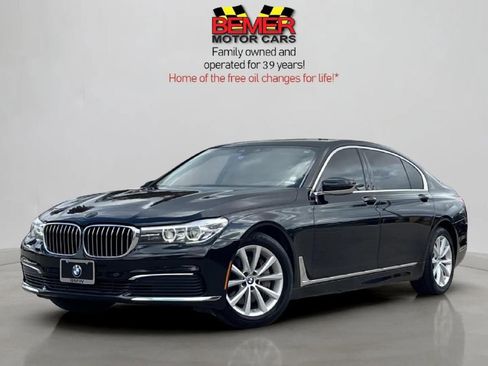 Used 2019 BMW 740i image 1