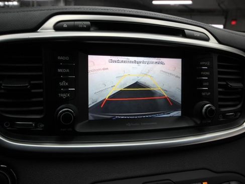 Used 2017 Kia Sorento EX w/ EX V6 Premium Package image 21