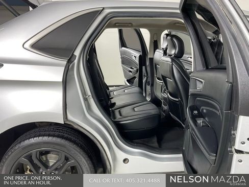Used 2018 Ford Edge Titanium image 15