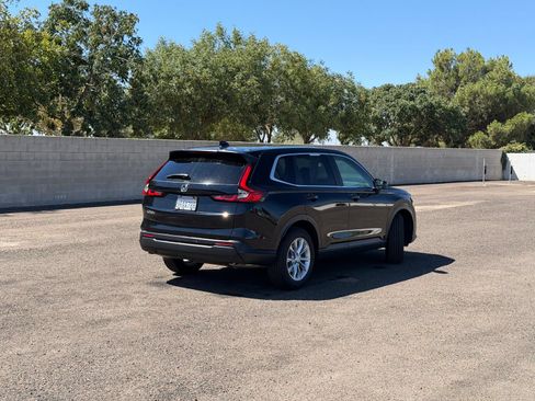 Used 2025 Honda CR-V EX image 3
