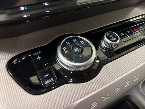 New 2027 Ford Expedition Active RWD image 27