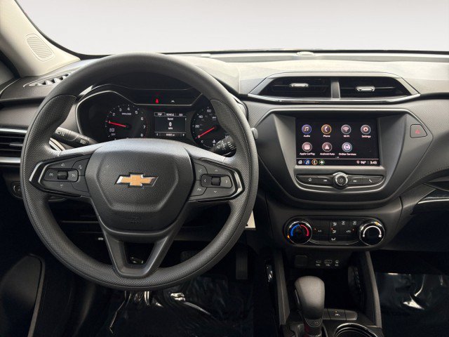 Used 2022 Chevrolet TrailBlazer LS FWD image 2