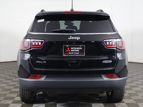 Used 2023 Jeep Compass Latitude w/ Sun and Sound Group AWD/4WD image 11