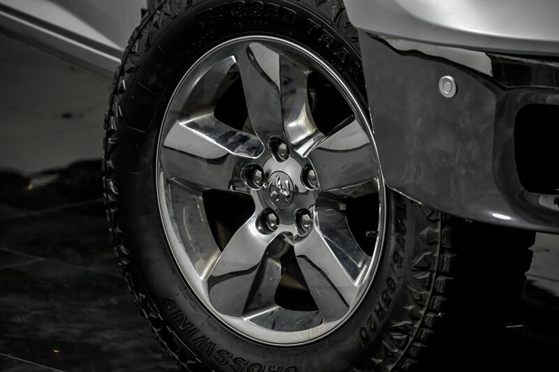 Used 2019 RAM 1500 Big Horn AWD/4WD image 3