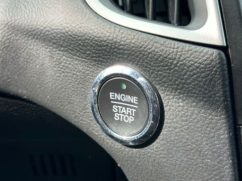 Used 2020 Ford Edge SEL image 31