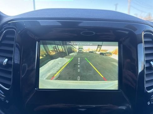 Used 2021 Jeep Compass Latitude image 17