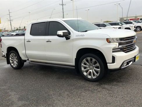 Used 2021 Chevrolet Silverado 1500 High Country w/ Technology Package image 2