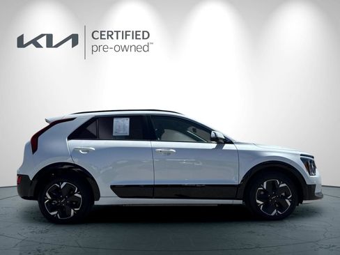 Certified 2023 Kia Niro Wind FWD image 3