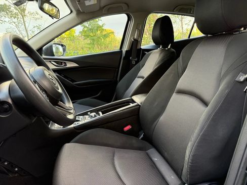 Used 2017 MAZDA MAZDA3 Sport FWD image 12