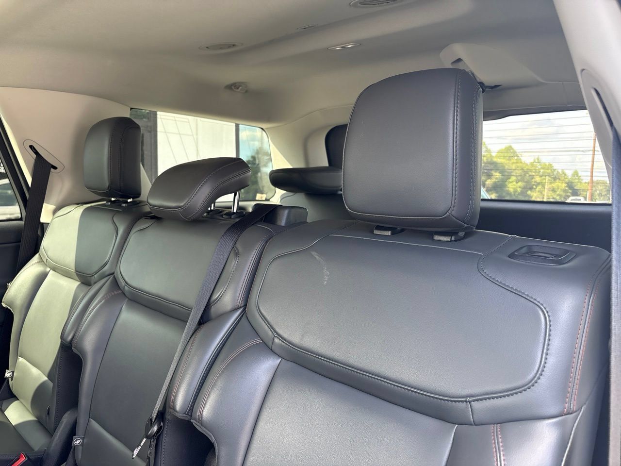 Used 2025 Ford Expedition Active AWD/4WD image 6