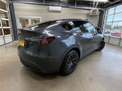 Used 2020 Tesla Model Y Long Range AWD/4WD image 5