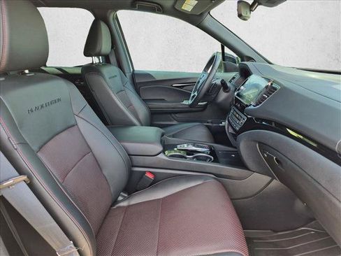 Used 2025 Honda Ridgeline Black Edition image 22