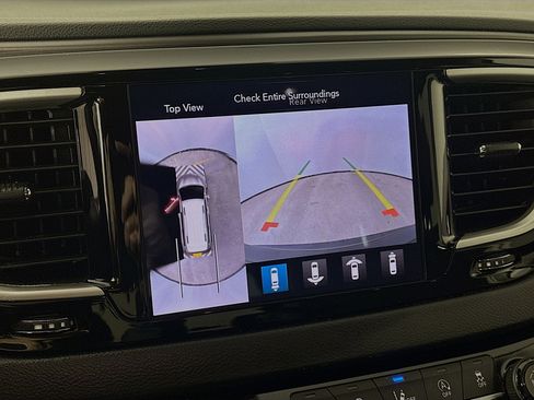 Used 2020 Chrysler Pacifica Touring-L Plus w/ Tire & Wheel Group image 18