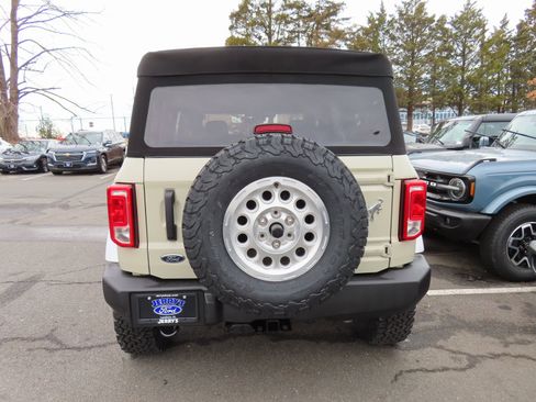 New 2025 Ford Bronco Base image 5