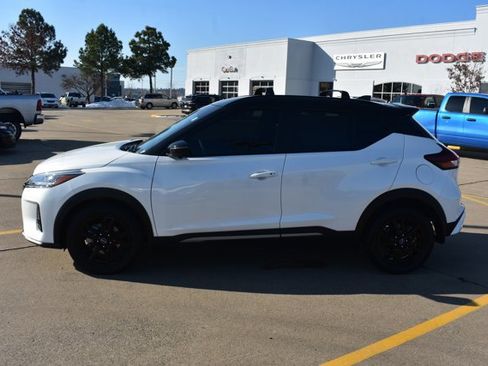 Used 2024 Nissan Kicks SR w/ Interior Electronics Package image 10