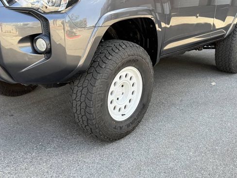 Used 2016 Toyota 4Runner SR5 Premium AWD/4WD image 12