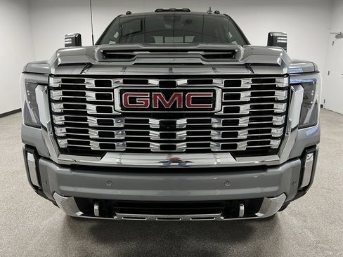 Used 2024 GMC Sierra 2500 Denali w/ Denali Reserve Package image 3