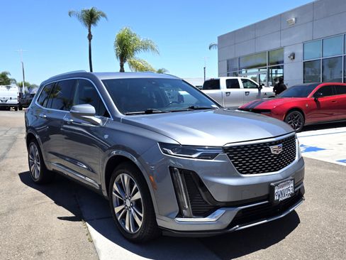 Used 2020 Cadillac XT6 Premium Luxury FWD image 6