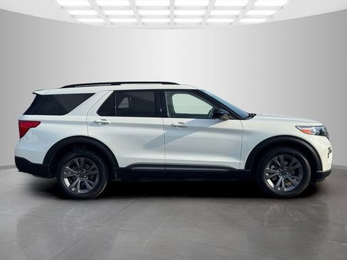 Used 2023 Ford Explorer XLT w/ Equipment Group 202A AWD/4WD image 8