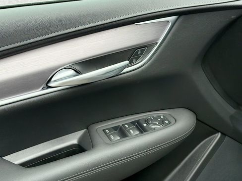 New 2026 Cadillac XT5 Luxury image 17