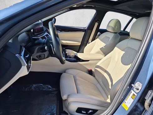 Used 2023 BMW 530i w/ Convenience Package RWD image 17
