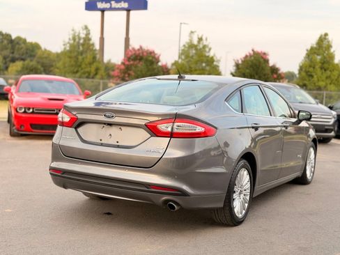 Used 2014 Ford Fusion SE FWD image 8