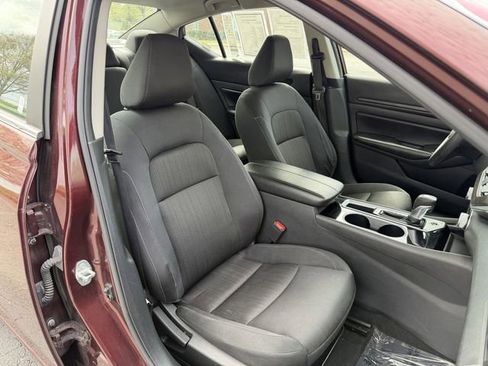 Used 2024 Nissan Altima 2.5 SV FWD image 33