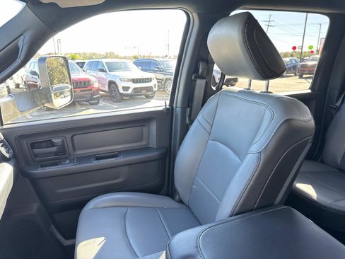 Used 2022 RAM 2500 Tradesman w/ Chrome Appearance Group image 15