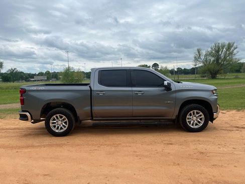 Used 2021 Chevrolet Silverado 1500 LT image 1