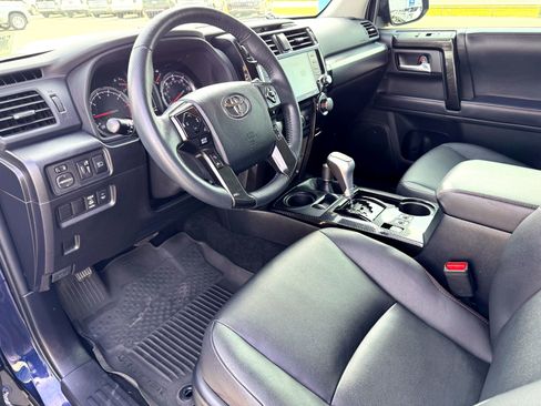 Used 2022 Toyota 4Runner TRD Off-Road Premium image 12