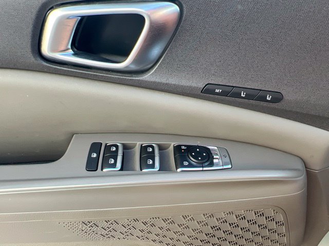 Used 2026 Kia Carnival EX FWD image 13
