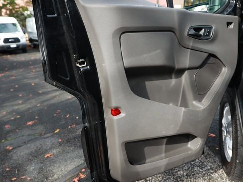 Used 2023 Ford Transit 350 XLT image 13