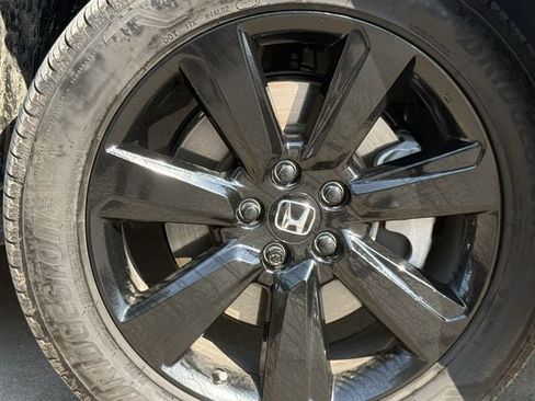 Used 2025 Honda Pilot Black Edition image 11