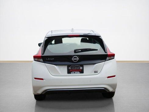 Certified 2025 Nissan Leaf SV Plus image 4