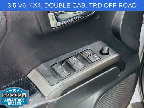 Used 2022 Toyota Tacoma TRD Off-Road AWD/4WD image 17