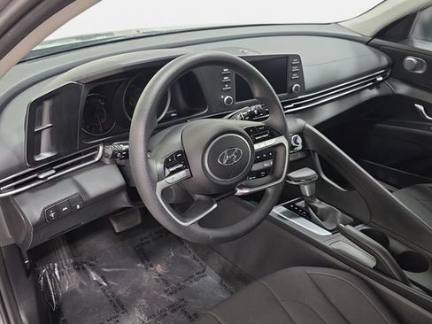 Used 2023 Hyundai Elantra SEL FWD image 16