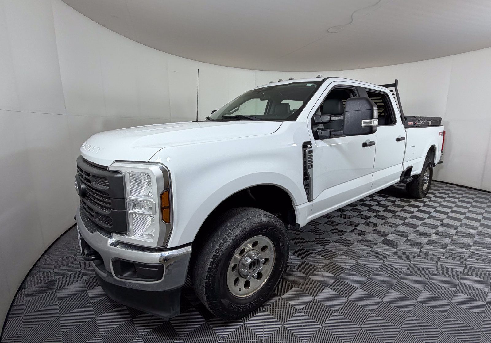 Used 2024 Ford F250 XL w/ FX4 Off-Road Package AWD/4WD image 2