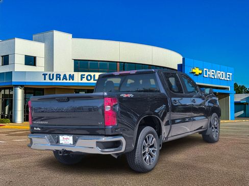 Used 2024 Chevrolet Silverado 1500 LT AWD/4WD image 7