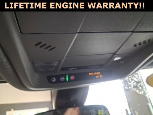 Used 2023 GMC Acadia SLE w/ Driver Convenience Package image 13