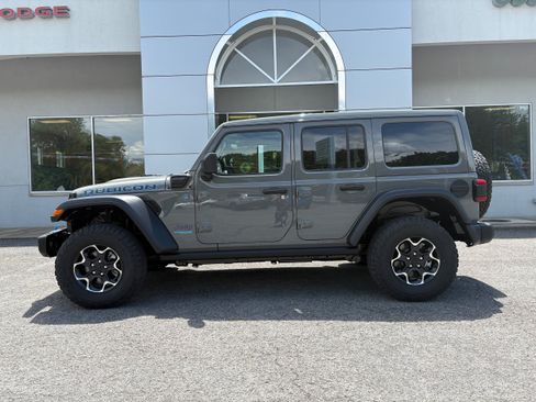 Used 2022 Jeep Wrangler Unlimited Rubicon 4xe w/ Steel Bumper Group AWD/4WD image 2