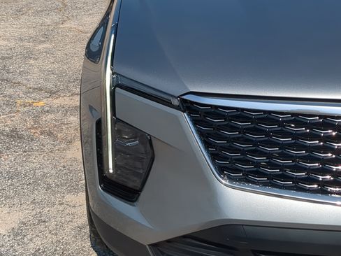 Used 2024 Cadillac XT4 Luxury FWD image 8